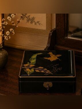 Fine Vintage Original Art Jewelry Black Lacquer Dresser Box JAPAN Made Antique